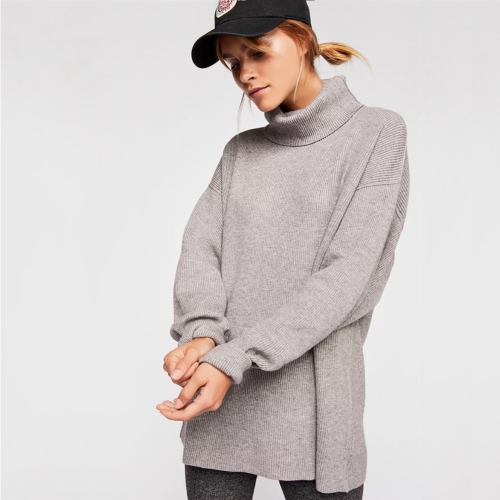 FREE PEOPLE ribbed gray chunky knit oversized cowl neck sweater